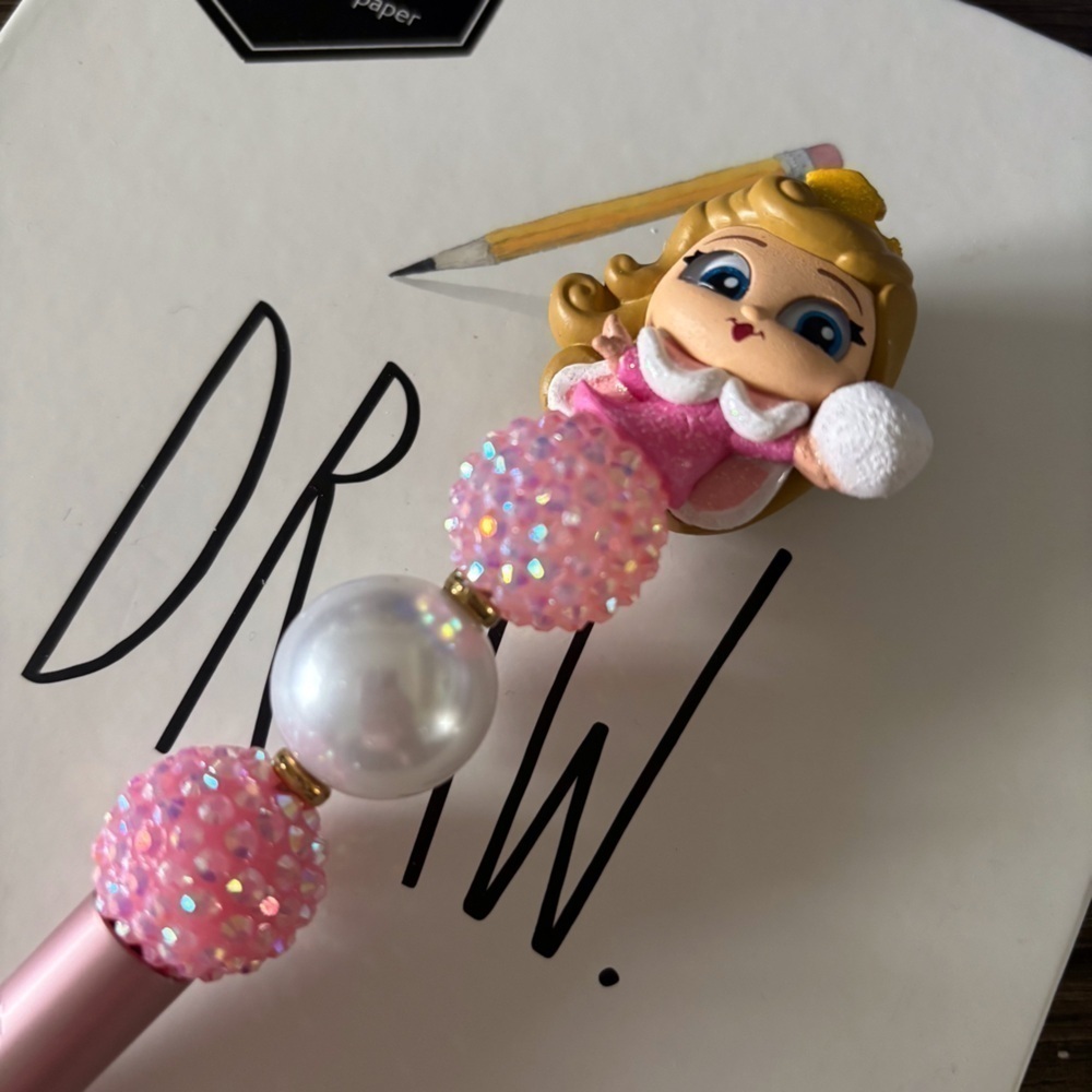 Disney Doorables: Sleeping Beauty: Princess Aurora winter handmade beaded pen